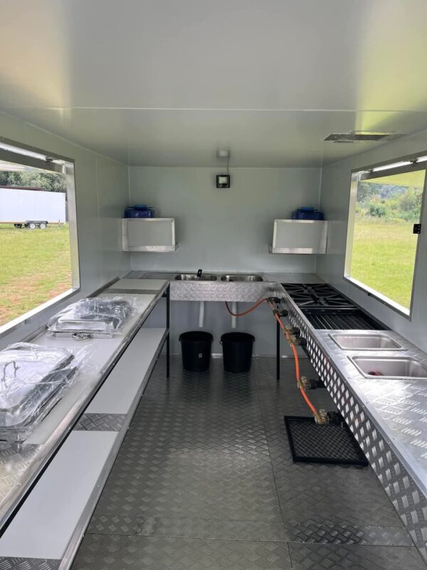 Mobile Kitchen double Axle - Image 2