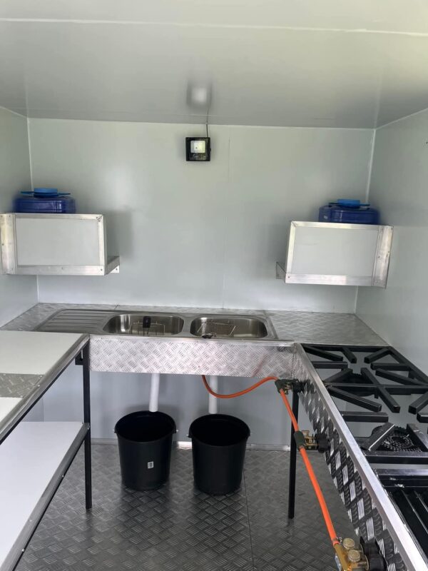Mobile Kitchen double Axle - Image 3