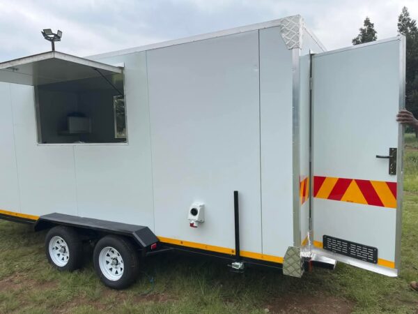 Mobile Kitchen double Axle - Image 7