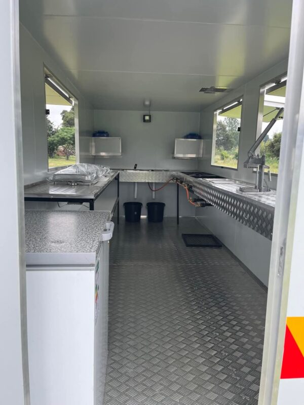 Mobile Kitchen double Axle - Image 9