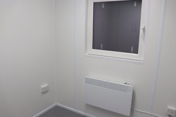 Self contained welfare. 28X8 - Image 13