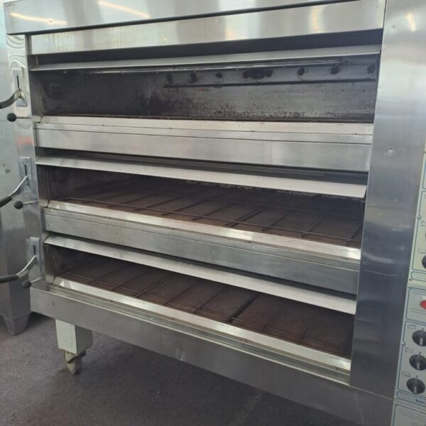 Deck oven – 3 deck (1.6m)- BAKEMARK - Image 2